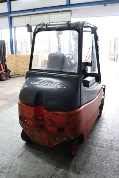 Linde E25/02 - מלגזה חשמלית: תמונה 5 Linde E25/02 - מלגזה חשמלית: תמונה 5
