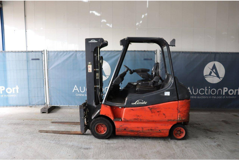 Linde E25/02 - מלגזה חשמלית: תמונה 2 Linde E25/02 - מלגזה חשמלית: תמונה 2