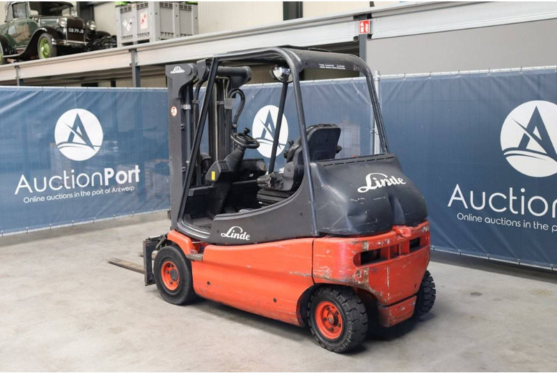 Linde E25-02 - מלגזה חשמלית: תמונה 4 Linde E25-02 - מלגזה חשמלית: תמונה 4