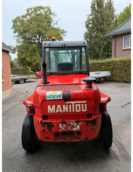 Manitou MC30D - מלגזת סולר: תמונה 4 Manitou MC30D - מלגזת סולר: תמונה 4