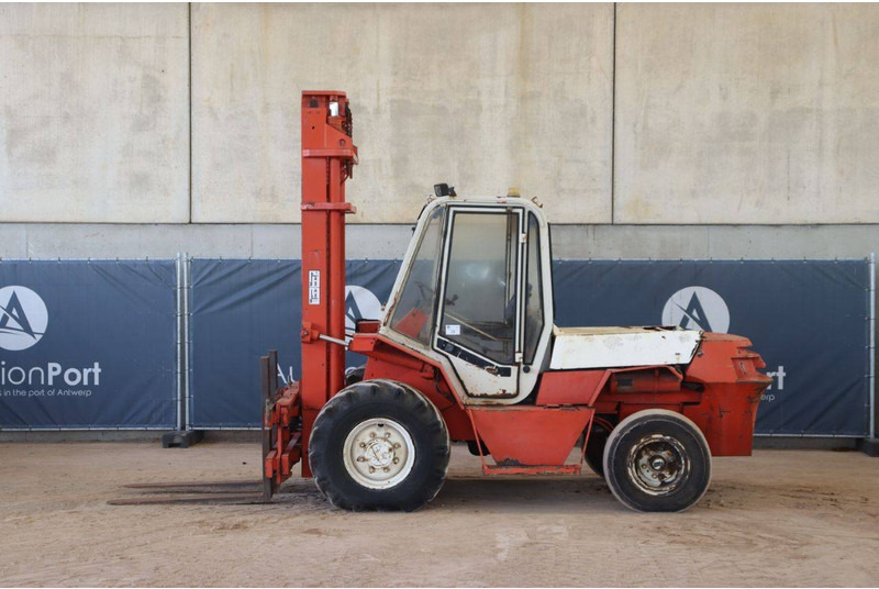 Manitou - מלגזת שטח קשה: תמונה 2 Manitou - מלגזת שטח קשה: תמונה 2