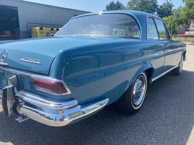 Mercedes-Benz 220 SE coupe Automatic - סדאן: תמונה 3 Mercedes-Benz 220 SE coupe Automatic - סדאן: תמונה 3