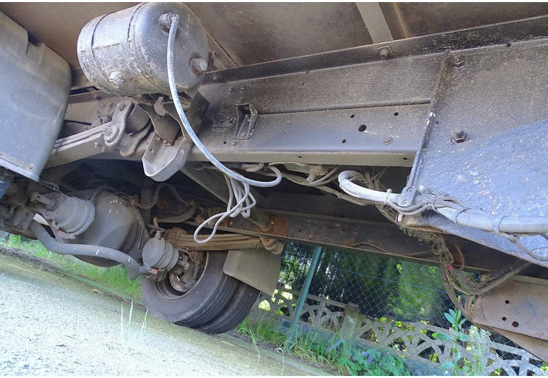 Mercedes-Benz 815 D VARIO - משאית תיבה: תמונה 4 Mercedes-Benz 815 D VARIO - משאית תיבה: תמונה 4