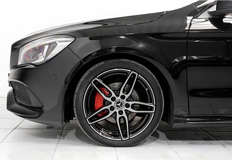 Mercedes-Benz CLA-Klasse (C117 - update) 180 Automatic - סדאן: תמונה 5 Mercedes-Benz CLA-Klasse (C117 - update) 180 Automatic - סדאן: תמונה 5