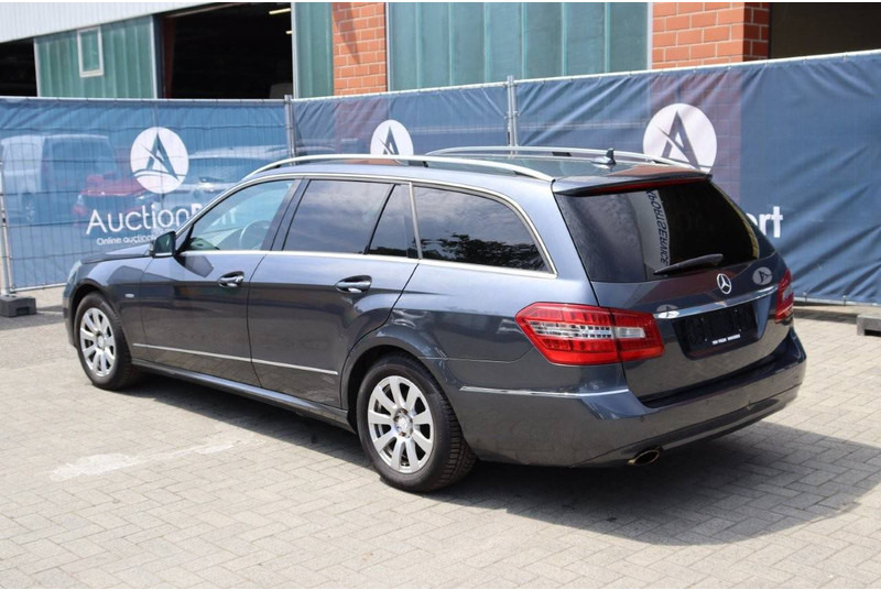 Mercedes-Benz E-Klasse 200 GCI - מכונית: תמונה 4 Mercedes-Benz E-Klasse 200 GCI - מכונית: תמונה 4