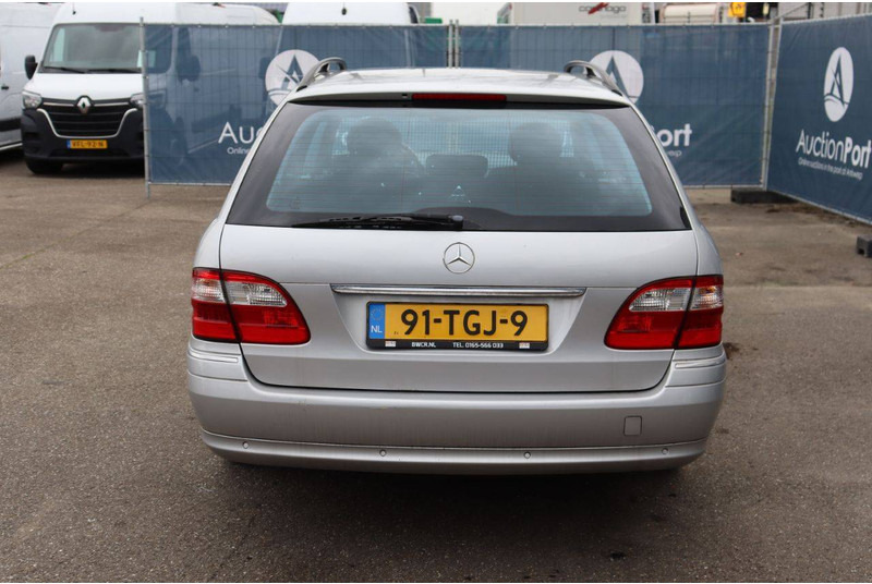Mercedes-Benz E-Klasse E500 4-MATIC - מכונית: תמונה 5 Mercedes-Benz E-Klasse E500 4-MATIC - מכונית: תמונה 5