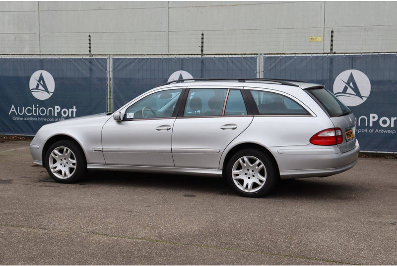 Mercedes-Benz E-Klasse E500 4-MATIC - מכונית: תמונה 4 Mercedes-Benz E-Klasse E500 4-MATIC - מכונית: תמונה 4