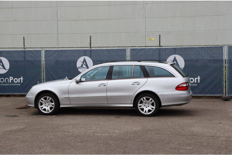 Mercedes-Benz E-Klasse E500 4-MATIC - מכונית: תמונה 3 Mercedes-Benz E-Klasse E500 4-MATIC - מכונית: תמונה 3