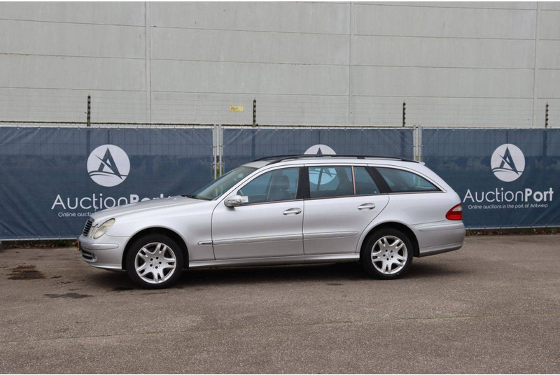 Mercedes-Benz E-Klasse E500 4-MATIC - מכונית: תמונה 1 Mercedes-Benz E-Klasse E500 4-MATIC - מכונית: תמונה 1
