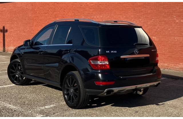 Mercedes-Benz M-Klasse ML 350 CDI BLUETEС - סדאן: תמונה 2 Mercedes-Benz M-Klasse ML 350 CDI BLUETEС - סדאן: תמונה 2