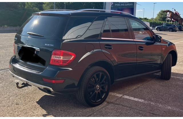 Mercedes-Benz M-Klasse ML 350 CDI BLUETEС - סדאן: תמונה 3 Mercedes-Benz M-Klasse ML 350 CDI BLUETEС - סדאן: תמונה 3