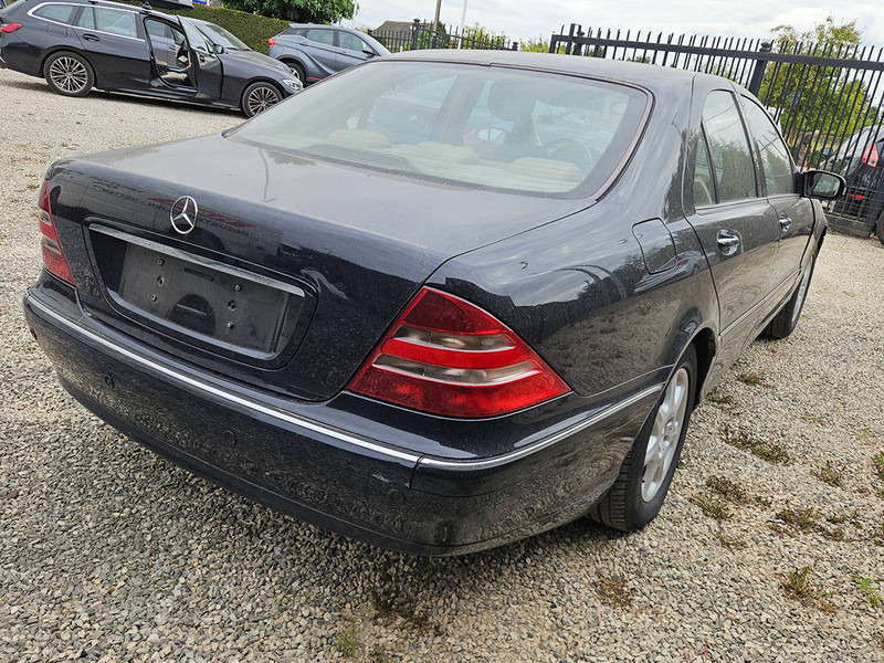 Mercedes-Benz S-Klasse 320 CDI - סדאן: תמונה 4 Mercedes-Benz S-Klasse 320 CDI - סדאן: תמונה 4