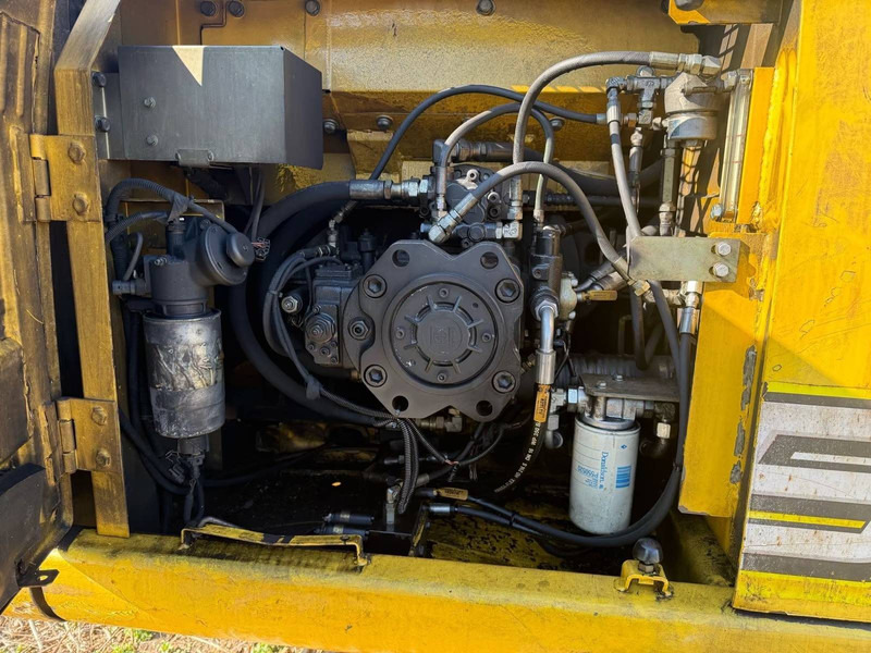 New Holland E215 - מחפר סורק: תמונה 4 New Holland E215 - מחפר סורק: תמונה 4