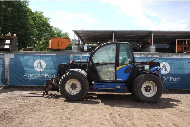 New Holland LM425 - מפעיל טלסקופי: תמונה 2 New Holland LM425 - מפעיל טלסקופי: תמונה 2