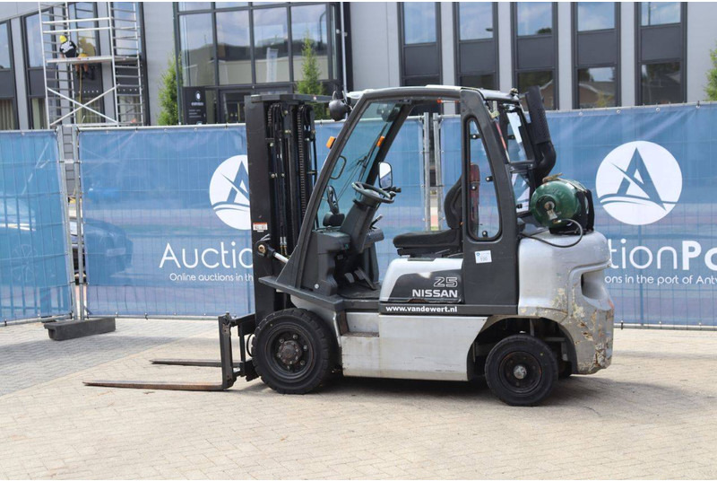 Nissan UD02A25PQ - מלגזת LPG: תמונה 3 Nissan UD02A25PQ - מלגזת LPG: תמונה 3