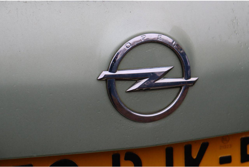 מכונית Opel Astra Sports Tourer: תמונה 18 מכונית Opel Astra Sports Tourer: תמונה 18