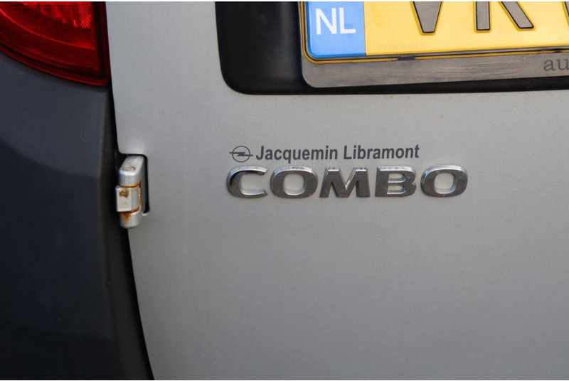 כלי רכב מסחרי עם לוח Opel Combo: תמונה 16