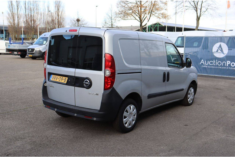 כלי רכב מסחרי עם לוח Opel Combo: תמונה 6
