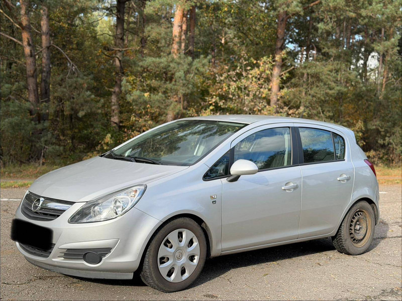 Opel Corsa 1.3 CDTI - סדאן: תמונה 1 Opel Corsa 1.3 CDTI - סדאן: תמונה 1