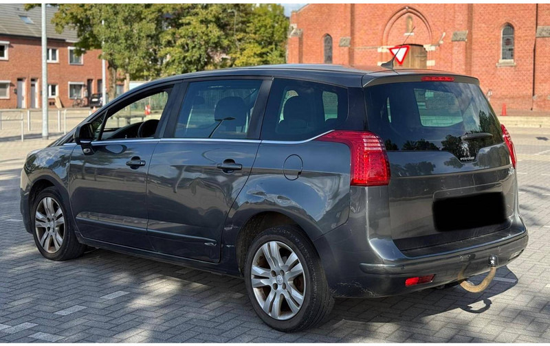 Peugeot 5008 (I - phase 2) 2.0 HDi - סדאן: תמונה 2 Peugeot 5008 (I - phase 2) 2.0 HDi - סדאן: תמונה 2