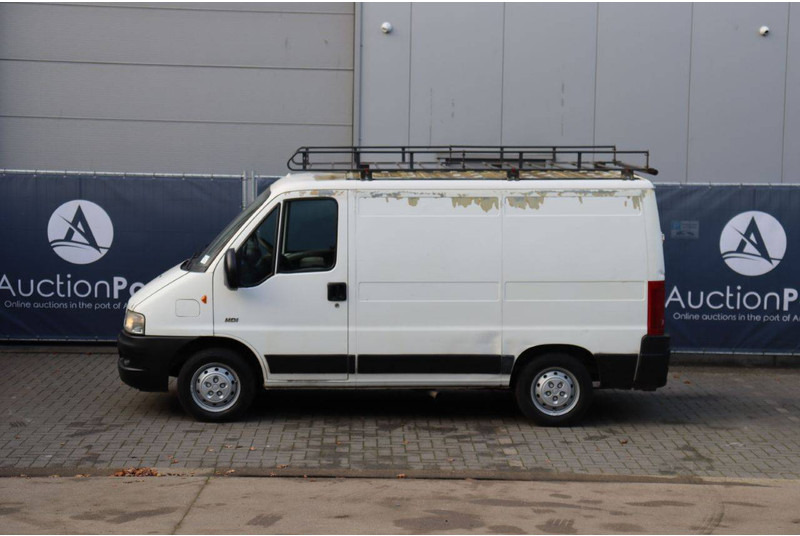 Peugeot Boxer - כלי רכב מסחרי עם לוח: תמונה 2 Peugeot Boxer - כלי רכב מסחרי עם לוח: תמונה 2