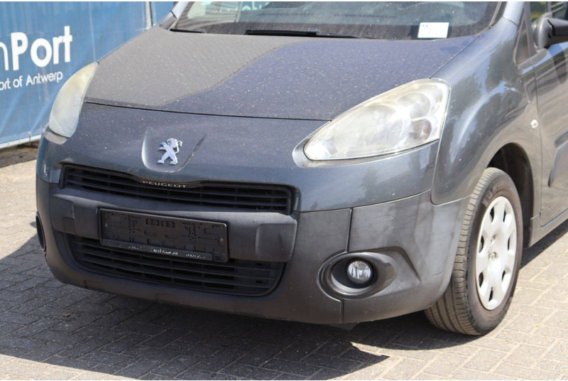 כלי רכב מסחרי עם לוח Peugeot Partner: תמונה 10