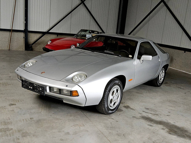 Porsche 928 Automatic - סדאן: תמונה 1 Porsche 928 Automatic - סדאן: תמונה 1