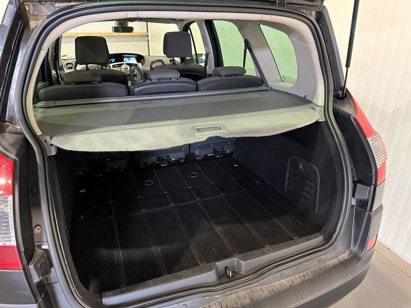 Renault Mégane Scénic - מכונית: תמונה 5 Renault Mégane Scénic - מכונית: תמונה 5