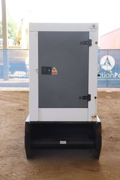 SDMO R165 - ערכת גנרטורים: תמונה 5 SDMO R165 - ערכת גנרטורים: תמונה 5