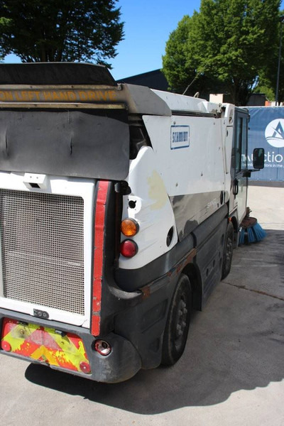 Schmidt Compact 200 Sweeper - מטאטא כבישים: תמונה 5 Schmidt Compact 200 Sweeper - מטאטא כבישים: תמונה 5
