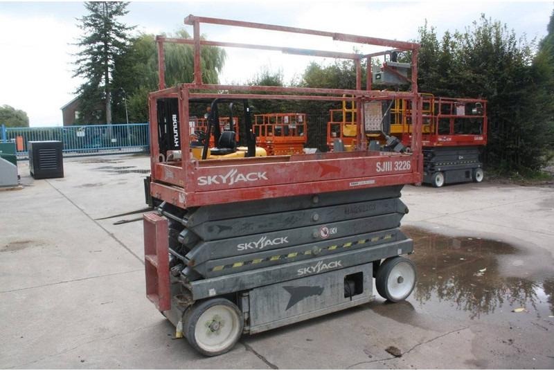 Skyjack SJ3226 - מעלית מספריים: תמונה 1 Skyjack SJ3226 - מעלית מספריים: תמונה 1