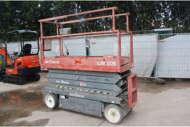 Skyjack SJ3226 - מעלית מספריים: תמונה 4 Skyjack SJ3226 - מעלית מספריים: תמונה 4