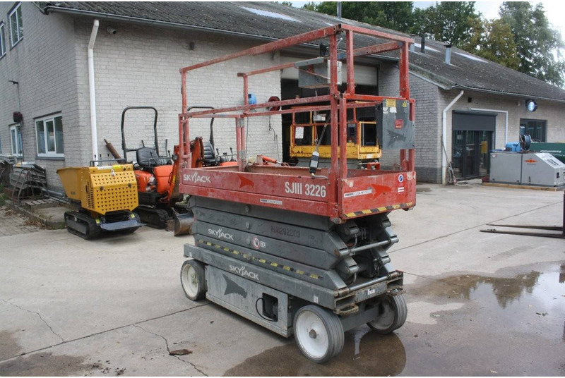 Skyjack SJ3226 - מעלית מספריים: תמונה 5 Skyjack SJ3226 - מעלית מספריים: תמונה 5