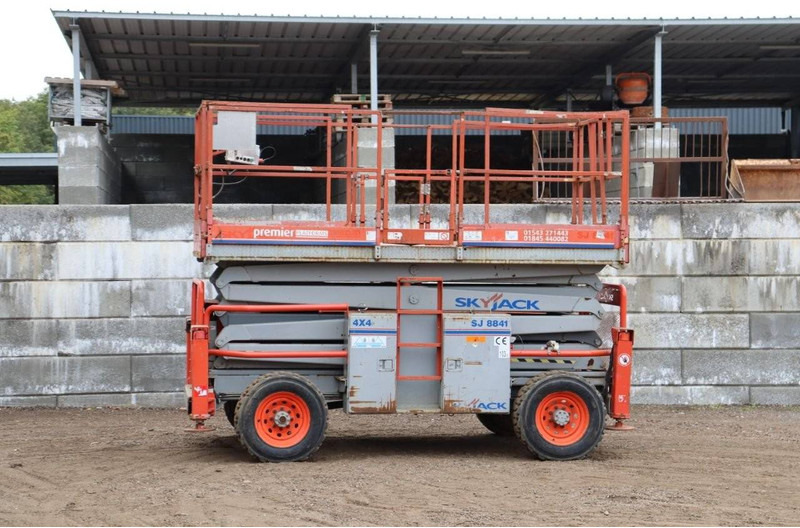 Skyjack SJ8841 - מעלית מספריים: תמונה 1 Skyjack SJ8841 - מעלית מספריים: תמונה 1
