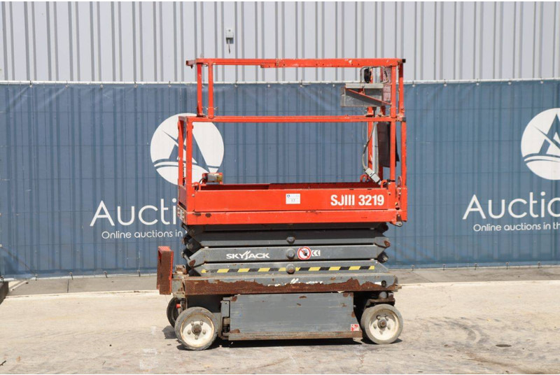 Skyjack SJIII 3219 - מעלית מספריים: תמונה 1 Skyjack SJIII 3219 - מעלית מספריים: תמונה 1
