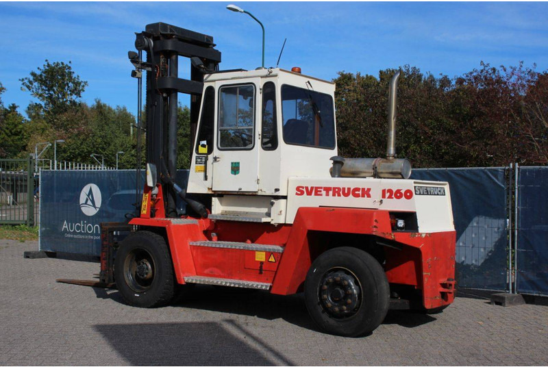 Svetruck 1260-30 - מלגזת סולר: תמונה 3 Svetruck 1260-30 - מלגזת סולר: תמונה 3