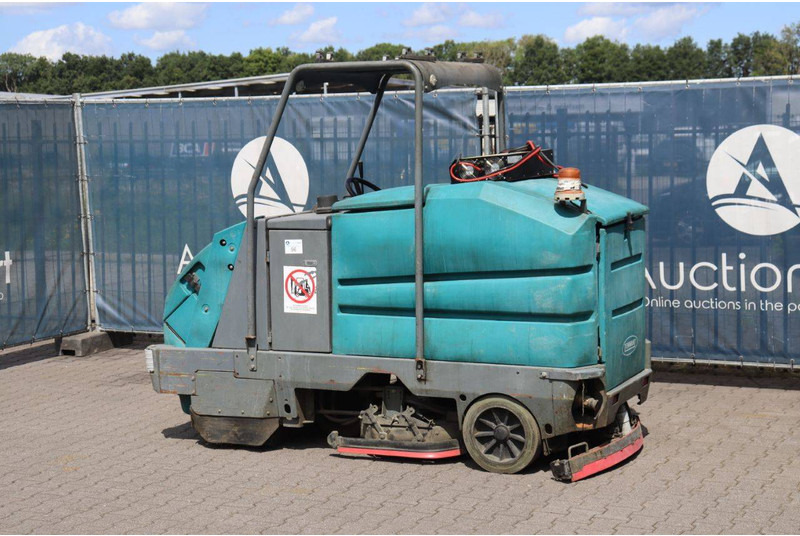 TENNANT 8300 - מייבש קרצוף: תמונה 3 TENNANT 8300 - מייבש קרצוף: תמונה 3