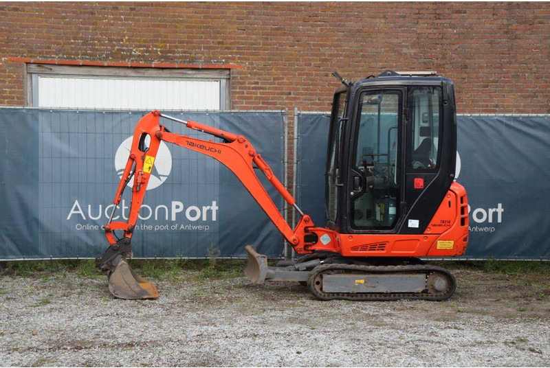 Takeuchi TB216 - מיני מחפר: תמונה 1 Takeuchi TB216 - מיני מחפר: תמונה 1