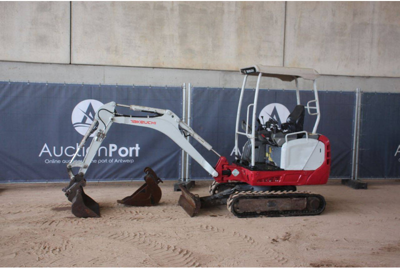 Takeuchi TB216 - מיני מחפר: תמונה 1 Takeuchi TB216 - מיני מחפר: תמונה 1