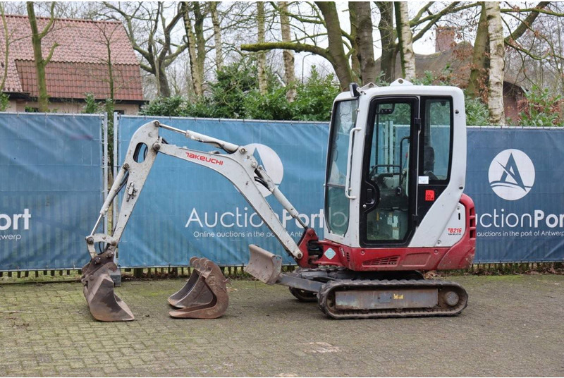 Takeuchi TB216 - מיני מחפר: תמונה 1 Takeuchi TB216 - מיני מחפר: תמונה 1