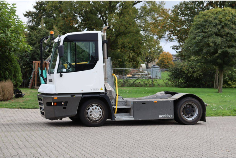 Terberg YT223 - טרקטור מסוף: תמונה 1 Terberg YT223 - טרקטור מסוף: תמונה 1