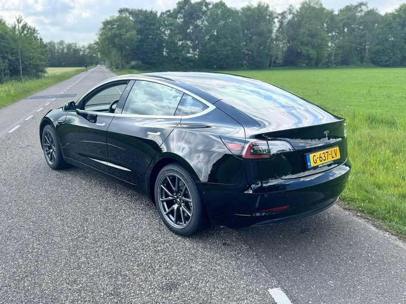 Tesla Model 3 - סדאן: תמונה 5 Tesla Model 3 - סדאן: תמונה 5