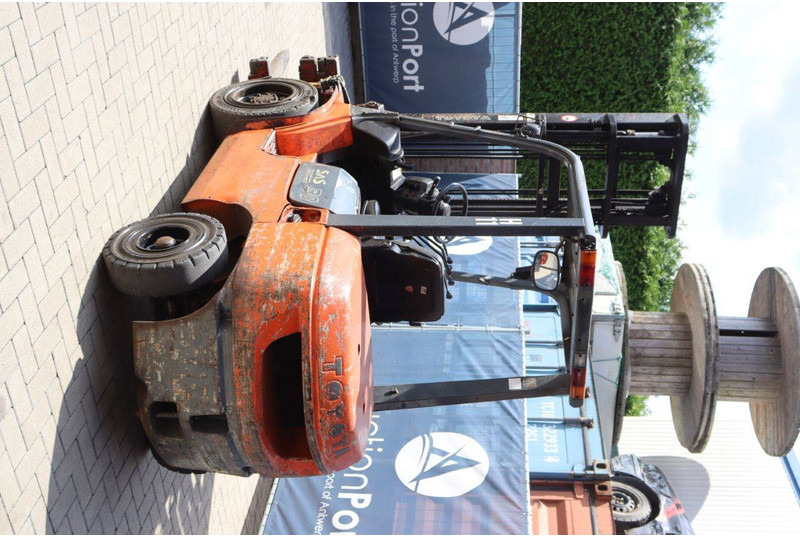 Toyota 02-7FDF30 - מלגזת סולר: תמונה 4 Toyota 02-7FDF30 - מלגזת סולר: תמונה 4
