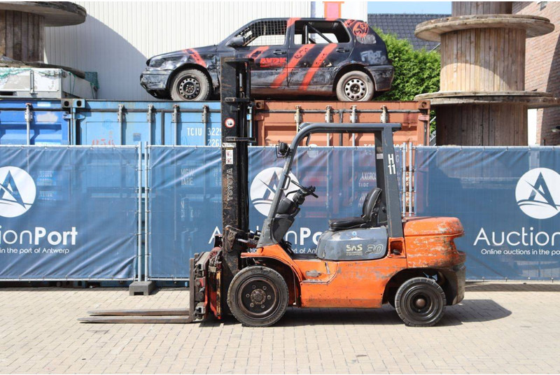 Toyota 02-7FDF30 - מלגזת סולר: תמונה 2 Toyota 02-7FDF30 - מלגזת סולר: תמונה 2