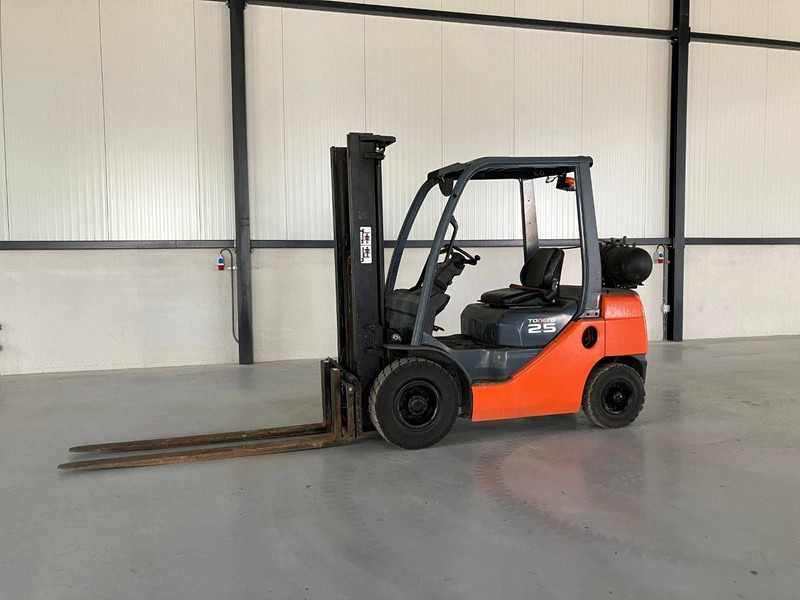 Toyota 02-8FGF25 - מלגזת LPG: תמונה 3 Toyota 02-8FGF25 - מלגזת LPG: תמונה 3