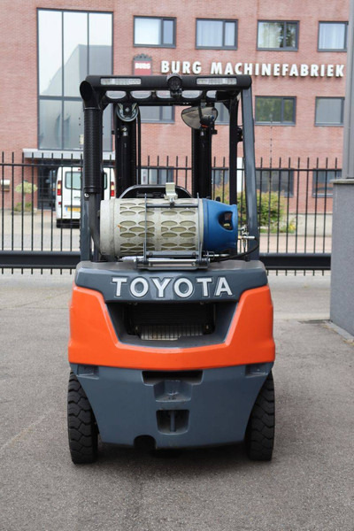 Toyota 02-8FGF25 - מלגזת LPG: תמונה 5 Toyota 02-8FGF25 - מלגזת LPG: תמונה 5