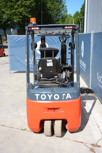 Toyota 8FBEK18T - מלגזה חשמלית: תמונה 4 Toyota 8FBEK18T - מלגזה חשמלית: תמונה 4