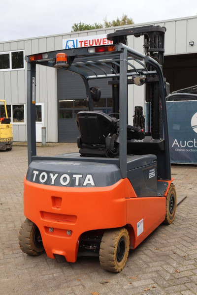 מלגזה חשמלית Toyota 8FBMT25: תמונה 6