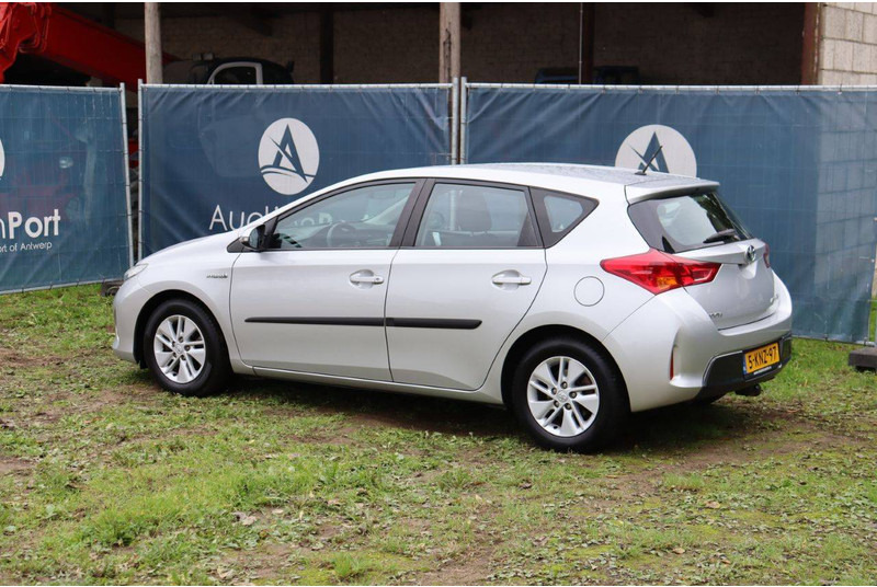 Toyota Auris - סדאן: תמונה 3 Toyota Auris - סדאן: תמונה 3