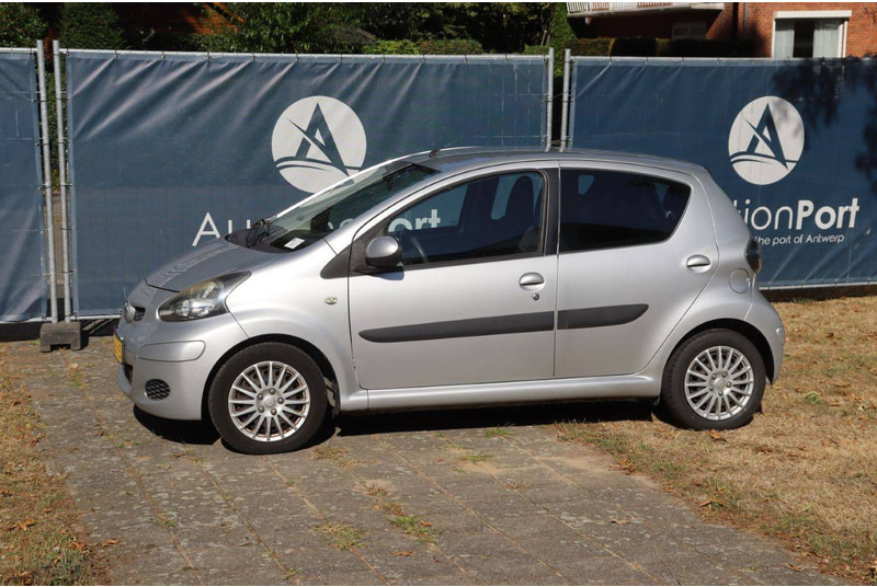 Toyota Aygo - סדאן: תמונה 1 Toyota Aygo - סדאן: תמונה 1